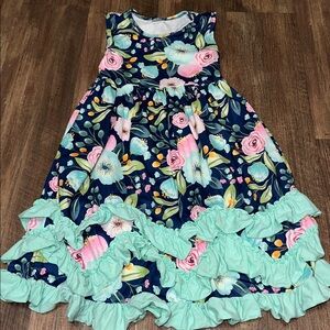 Girls Boutique floral‎ dress fits a 6/7